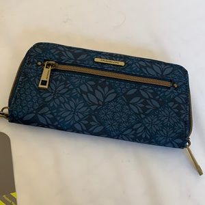 TravelOn wallet 8x4